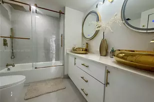 1000 W Island Blvd, Aventura, FL 33160 - Photo 27