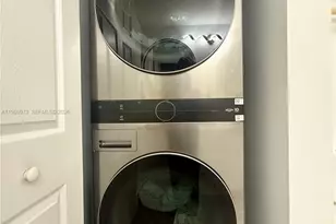 1000 W Island Blvd, Aventura, FL 33160 - Photo 35