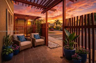 10911 N Lakeview Dr, Pembroke Pines, FL 33026 - Photo 3