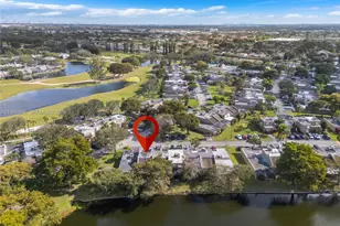 10911 N Lakeview Dr, Pembroke Pines, FL 33026 - Photo 27