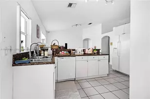 11276 NW 58th Terrace, Doral, FL 33178 - Photo 15