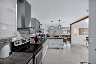 8640 NE 2nd Ave, El Portal, FL 33138 - Photo 35