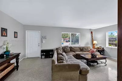 8640 NE 2nd Ave, El Portal, FL 33138 - Photo 25