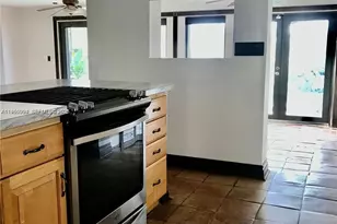 1704 SW 5th Ct, Fort Lauderdale, FL 33312 - Photo 5