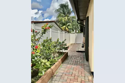 1704 SW 5th Ct, Fort Lauderdale, FL 33312 - Photo 13