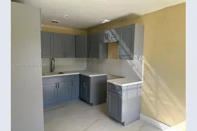 1655 NW 116th St #front, Miami, FL 33167 - Photo 7