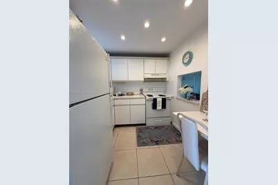 9001 Sunrise Lakes Blvd #208, Sunrise, FL 33322 - Photo 1