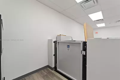 8000 NW 68th St, Medley, FL 33166 - Photo 27