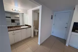 750 NE 195th St, Miami, FL 33179 - Photo 5