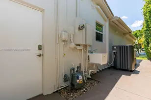 13000 Coronado Ln, North Miami, FL 33181 - Photo 21