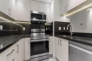 15639 SW 73rd Cir Terrace, Miami, FL 33193 - Photo 11