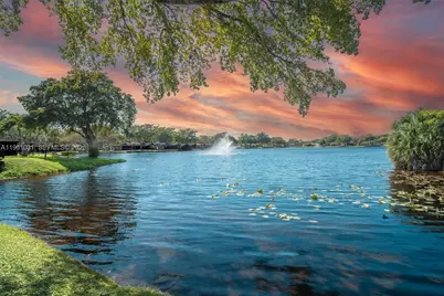 135 Essex Rd #2-28, Hollywood, FL 33024 - Photo 25