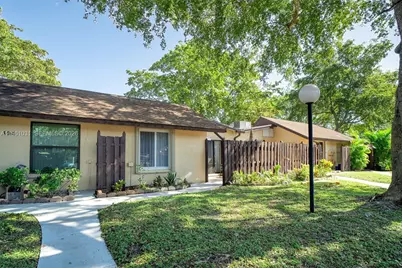135 Essex Rd #2-28, Hollywood, FL 33024 - Photo 27