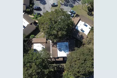 135 Essex Rd #2-28, Hollywood, FL 33024 - Photo 31