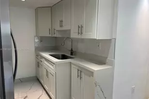 8609 SW 68th Ct, Pinecrest, FL 33143 - Photo 3