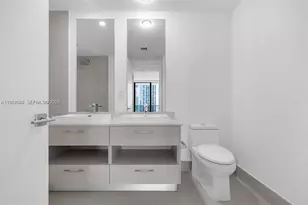 45 SW 9th St, Miami, FL 33130 - Photo 9