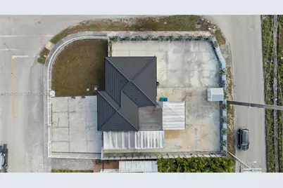 8300 NW 35th Pl #0, Miami, FL 33147 - Photo 33