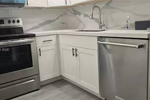 1200 St Charles Pl, Pembroke Pines, FL 33026 - Photo 5