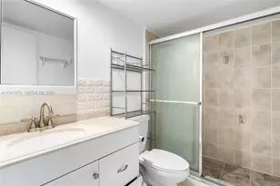 1833 S Ocean Dr, Hallandale Beach, FL 33009 - Photo 17
