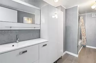 1833 S Ocean Dr, Hallandale Beach, FL 33009 - Photo 23