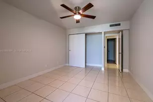 5401 Collins Ave, Miami Beach, FL 33140 - Photo 15