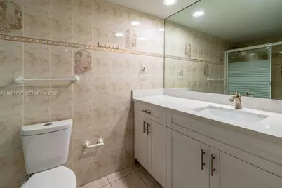 5401 Collins Ave #919, Miami Beach, FL 33140 - Photo 19