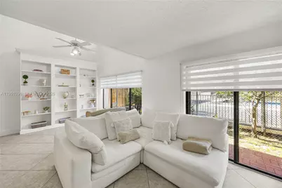 4299 N 76th Ave, Davie, FL 33024 - Photo 11