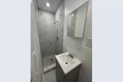 200 W 53rd Ter, Hialeah, FL 33012 - Photo 29