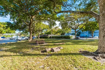 120 Royal Park Dr #4F, Oakland Park, FL 33309 - Photo 21