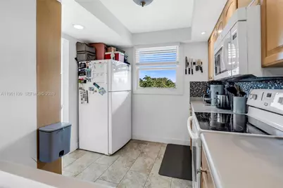 120 Royal Park Dr #4F, Oakland Park, FL 33309 - Photo 9
