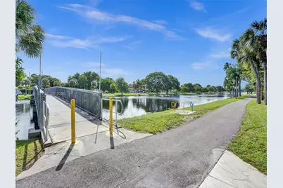 17791 NE 13th Ave, North Miami Beach, FL 33162 - Photo 45