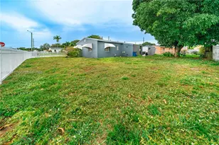 1861 NW 163rd St, Miami Gardens, FL 33054 - Photo 17