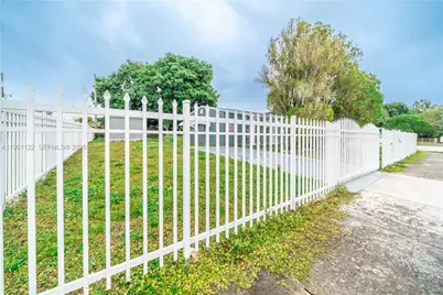 1861 NW 163rd St, Miami Gardens, FL 33054 - Photo 19