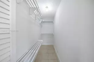 1283 W 42nd St, Hialeah, FL 33012 - Photo 11
