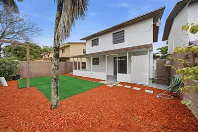 1281 W 42nd St #1, Hialeah, FL 33012 - Photo 23