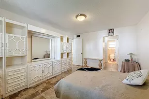 410 SE 2nd St, Hallandale Beach, FL 33009 - Photo 17