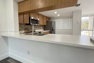 1005 Palm Beach Trace Dr, Royal Palm Beach, FL 33411 - Photo 7