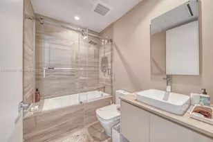 5775 Collins Ave, Miami Beach, FL 33140 - Photo 35