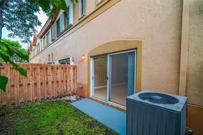 8526 NW 107th Psge #4-40, Doral, FL 33178 - Photo 5