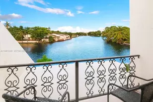 7282 Jacaranda Ln, Miami Lakes, FL 33014 - Photo 9