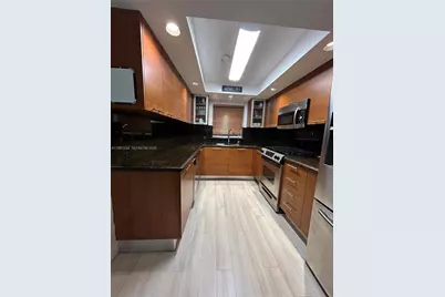 7282 Jacaranda Ln, Miami Lakes, FL 33014 - Photo 7