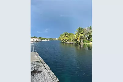 7282 Jacaranda Ln, Miami Lakes, FL 33014 - Photo 13