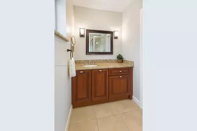 7282 Jacaranda Ln, Miami Lakes, FL 33014 - Photo 19