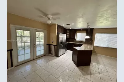 8801 SW 9th Ct, Pembroke Pines, FL 33025 - Photo 23