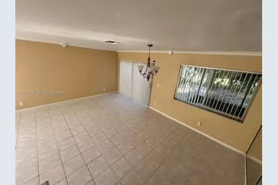 8801 SW 9th Ct, Pembroke Pines, FL 33025 - Photo 21