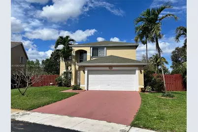 8801 SW 9th Ct, Pembroke Pines, FL 33025 - Photo 7