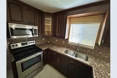 8801 SW 9th Ct, Pembroke Pines, FL 33025 - Photo 29