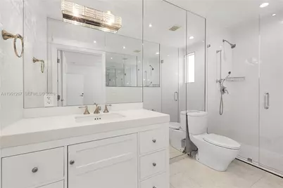 20205 W Oak Haven Cir, Miami, FL 33179 - Photo 17