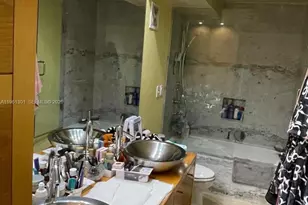 5005 Collins Ave, Miami Beach, FL 33140 - Photo 13