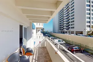 2076 S Ocean Dr, Hallandale Beach, FL 33009 - Photo 35